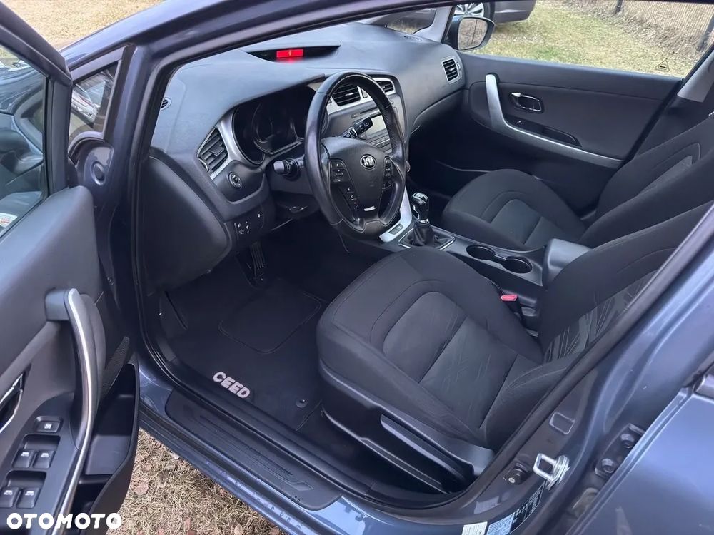 Kia Ceed - 6