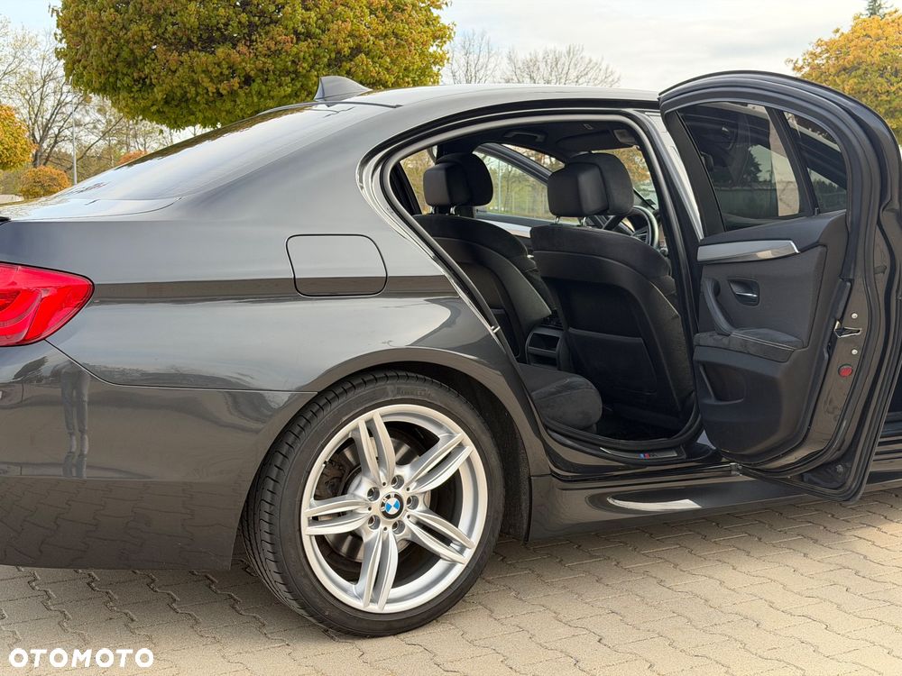 BMW Seria 5 525d - 17