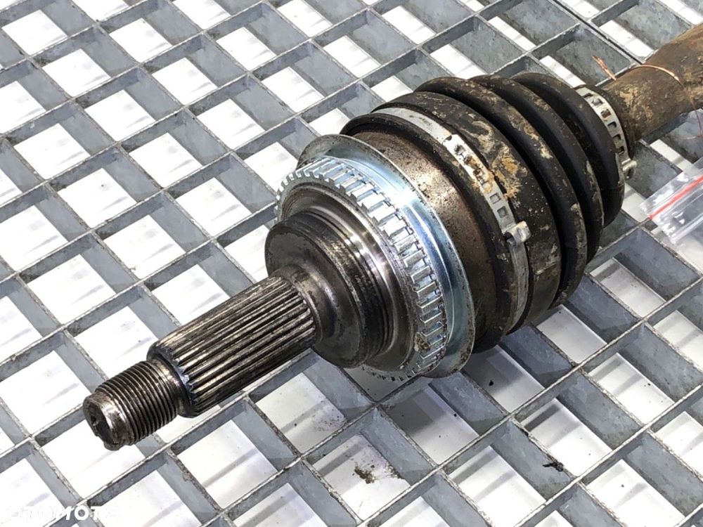 PÓŁOŚ PRAWY PRZÓD  SUBARU IMPREZA Kombi (GG) 2000 - 2008 2.0 AWD (GG9) 92 kW [125 KM] benzyna - 2