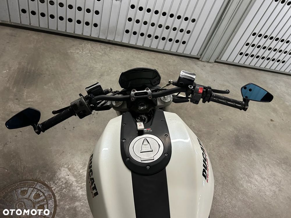 Ducati Monster - 12