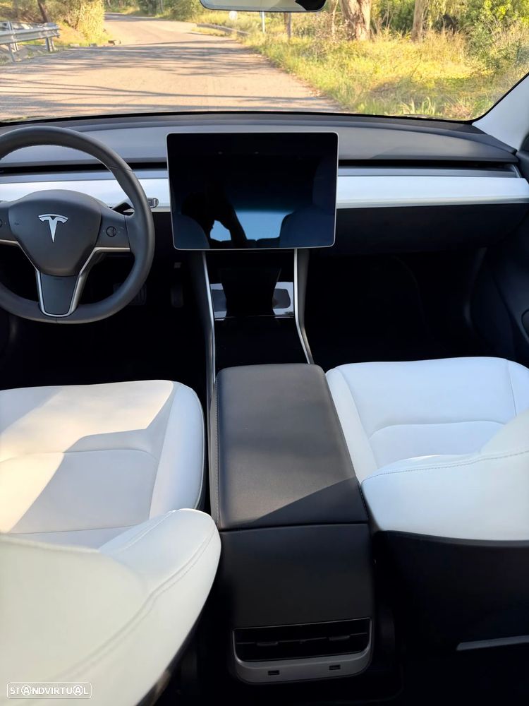 Tesla Model 3 - 6