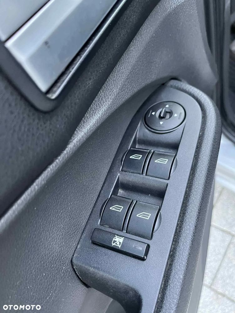 Ford Focus C-Max 1.8 TDCi Ghia - 32