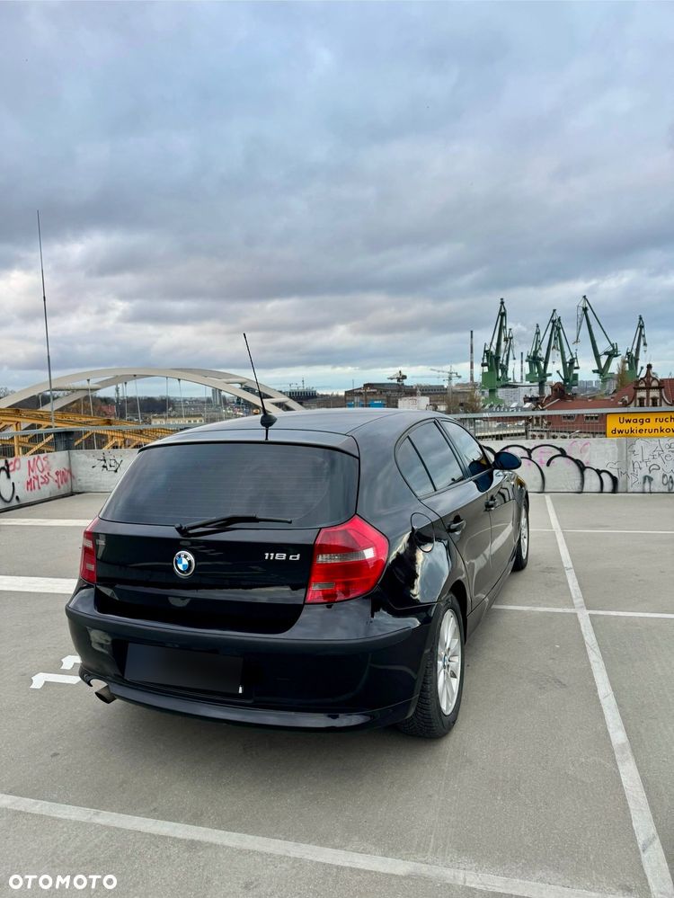 BMW Seria 1 118d DPF - 8