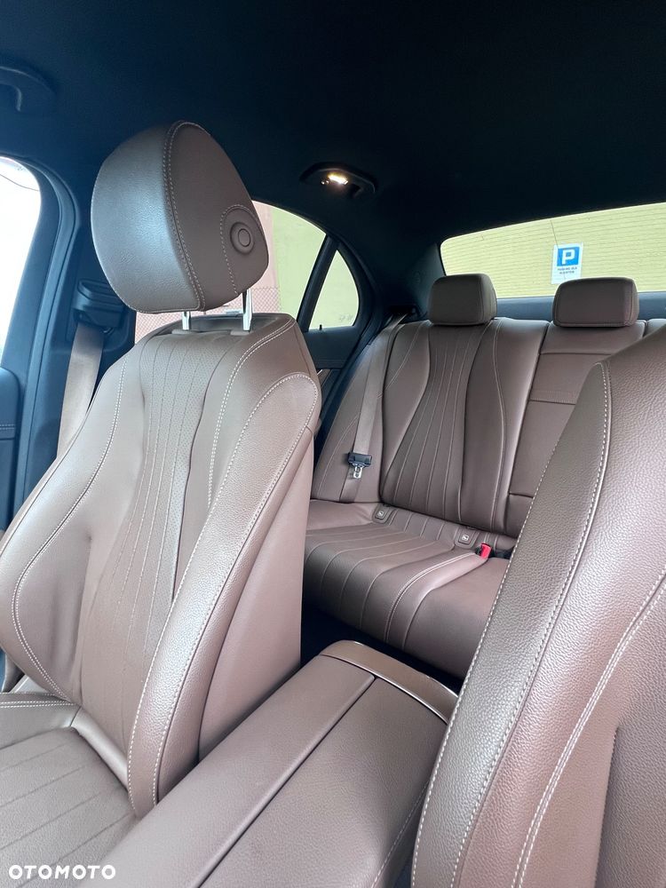 Mercedes-Benz Klasa E 220 d 4-Matic Exclusive - 18