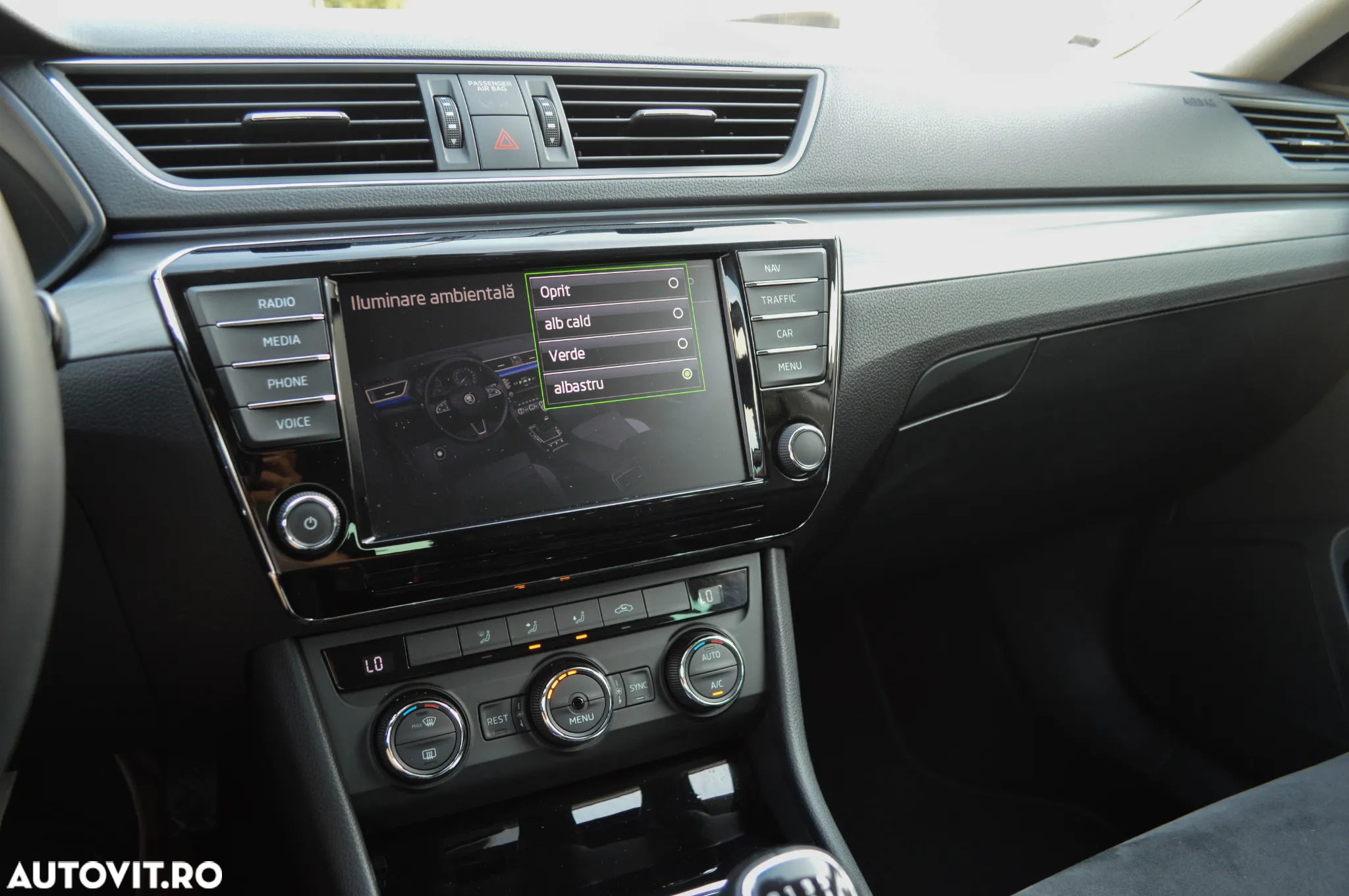 Skoda Superb Combi 2.0 TDI Style - 30