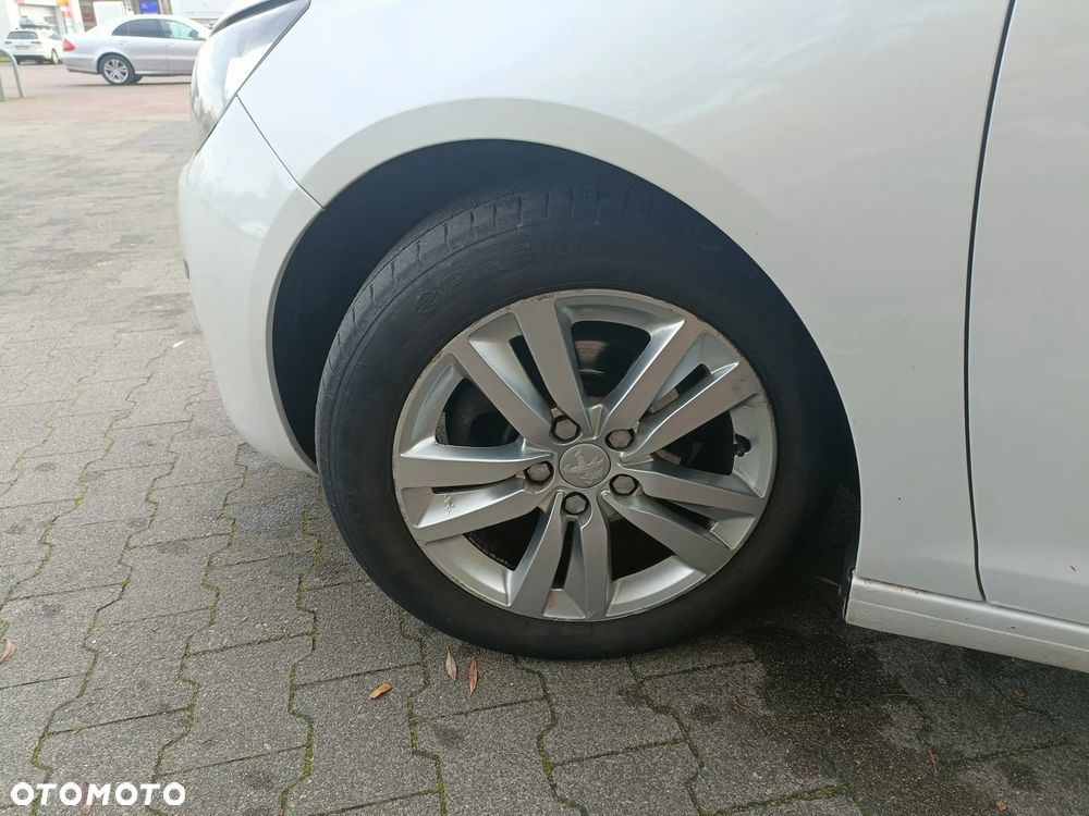 Peugeot 308 1.6 THP Active - 8