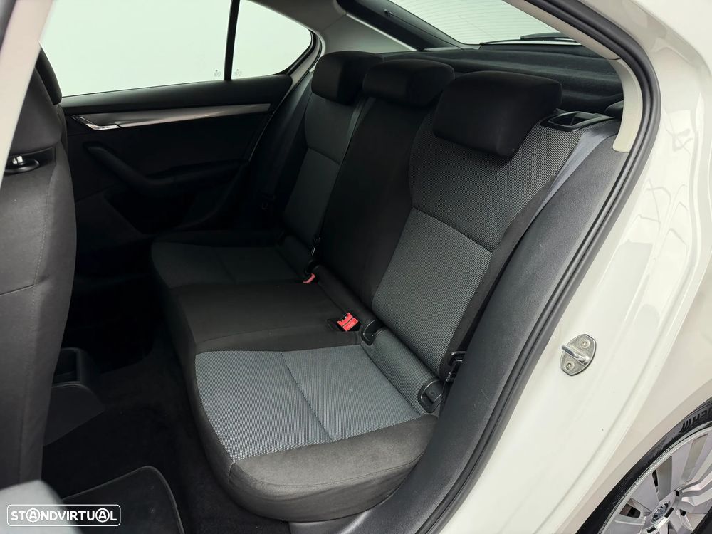 Skoda Octavia 1.6 TDI Active - 11