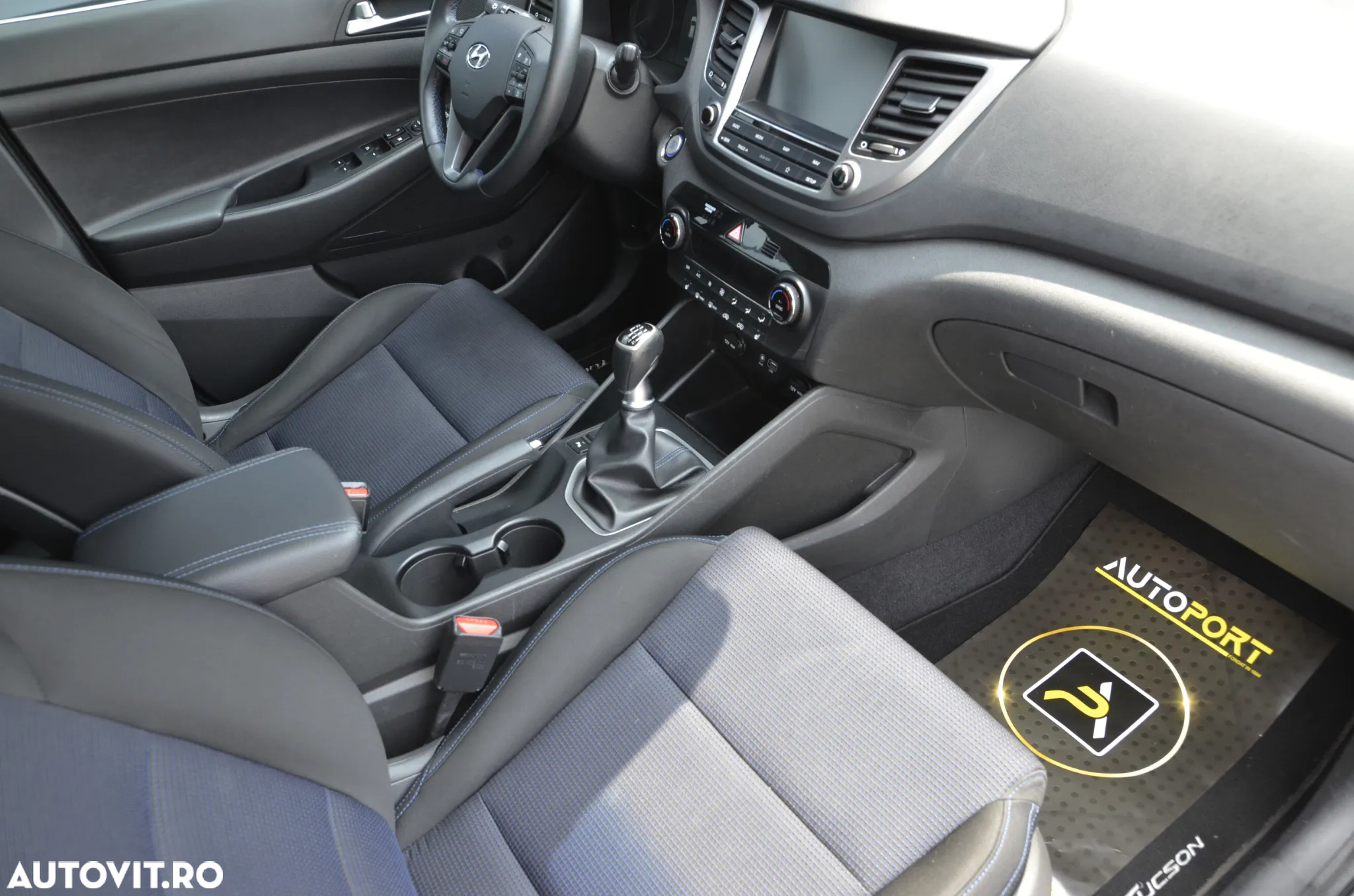 Hyundai Tucson blue 1.7 CRDi 2WD Advantage - 8