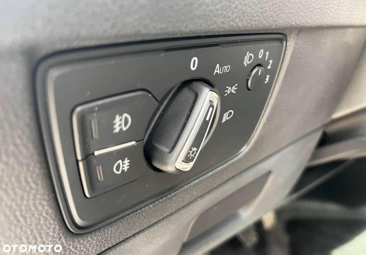 Volkswagen Passat - 20