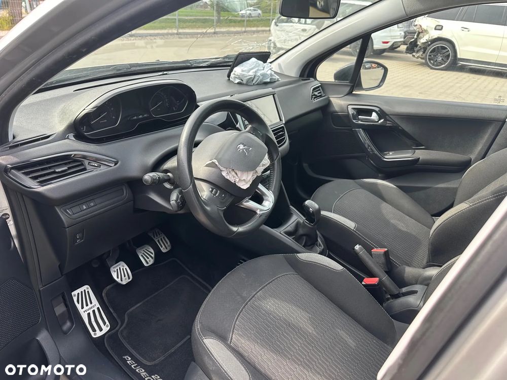 Peugeot 208 1.6 BlueHDi Active S&S - 10