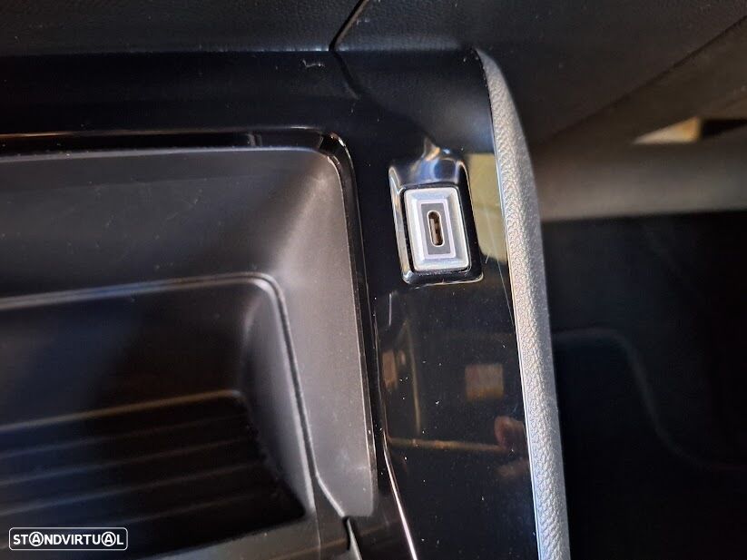 Peugeot 2008 1.2 PureTech Active Pack - 21