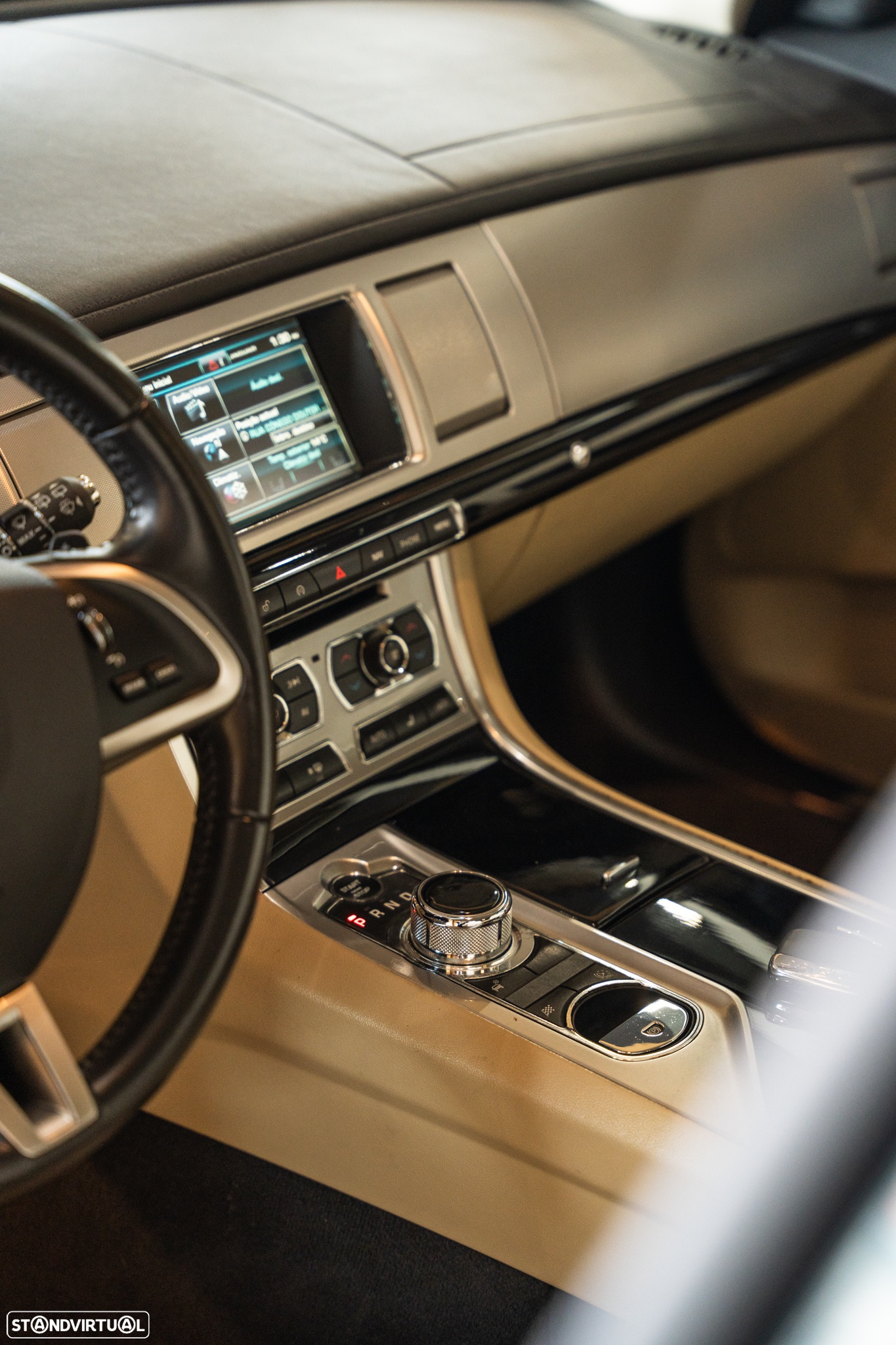 Jaguar XF Sportbrake 3.0 D V6 Premium Luxury - 9