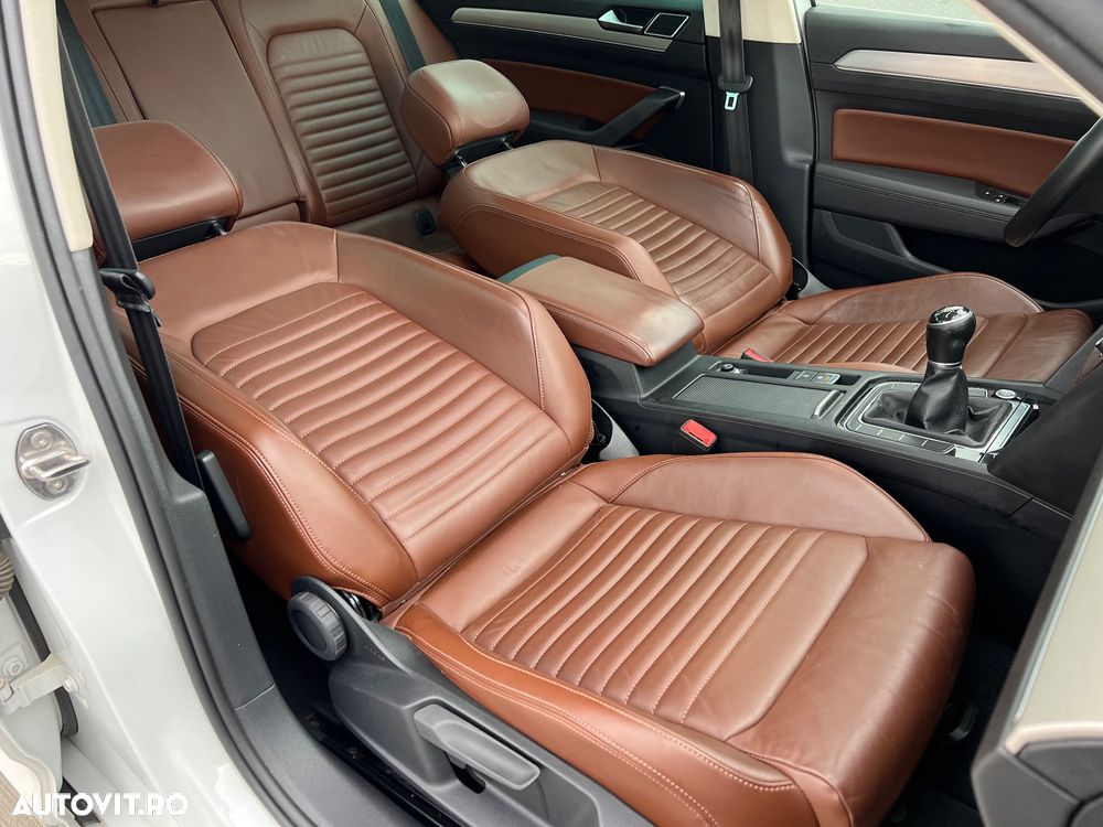 Volkswagen Passat Variant 2.0 TDI (BlueMotion Technology) Highline - 12