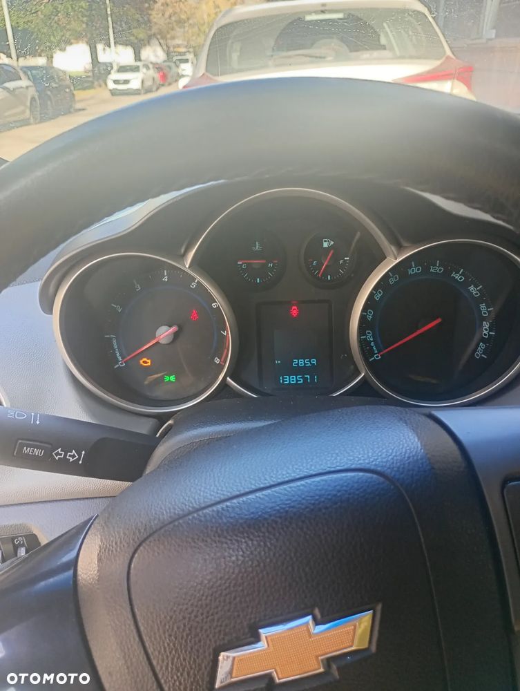 Chevrolet Cruze 1.6 LT - 11