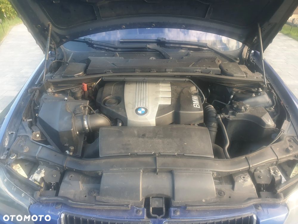BMW Seria 3 318d - 40