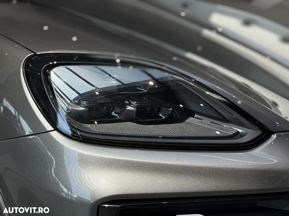 Porsche Cayenne Black Edition - 11