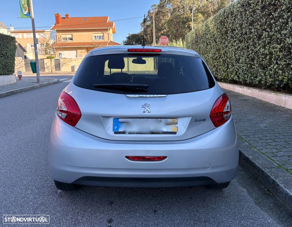 Peugeot 208 1.4 HDi SE Style - 25