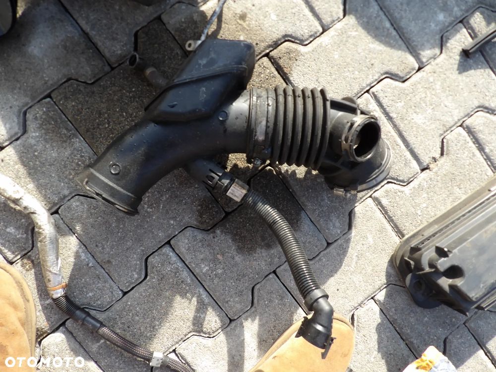 BMW - G30 - REZONATOR , PRZEWÓD POWIETRZA - 8587573 - 1