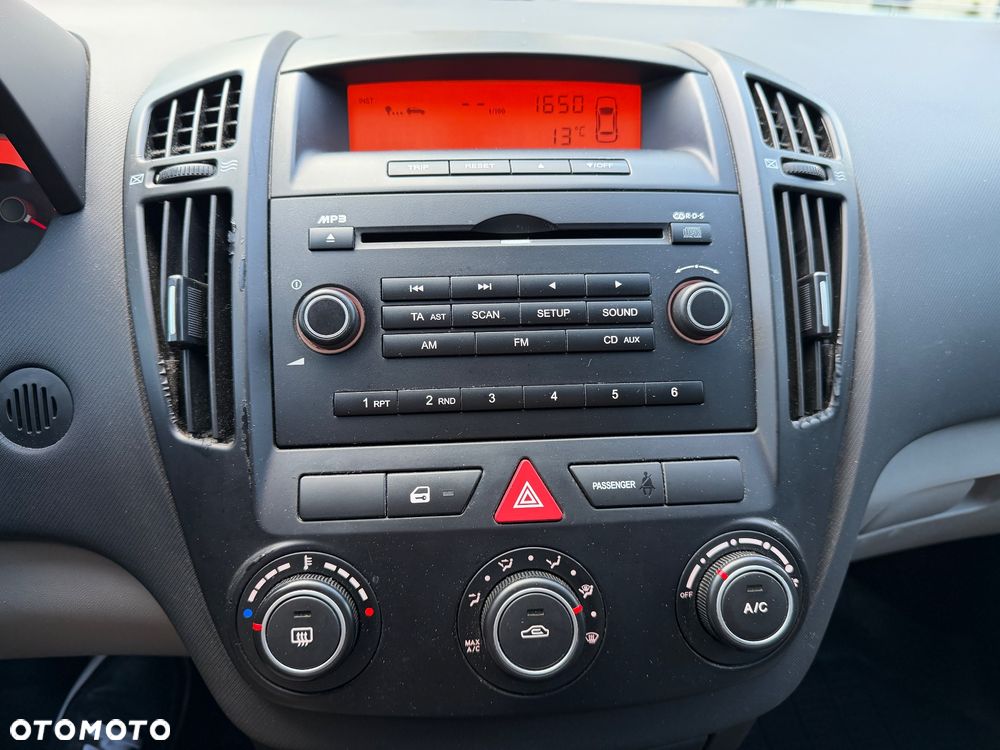 Kia Ceed - 15