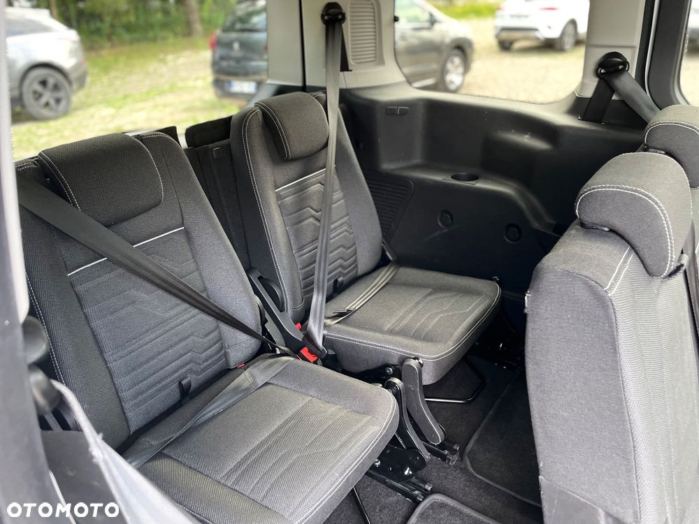 Ford Tourneo Connect Grand - 18