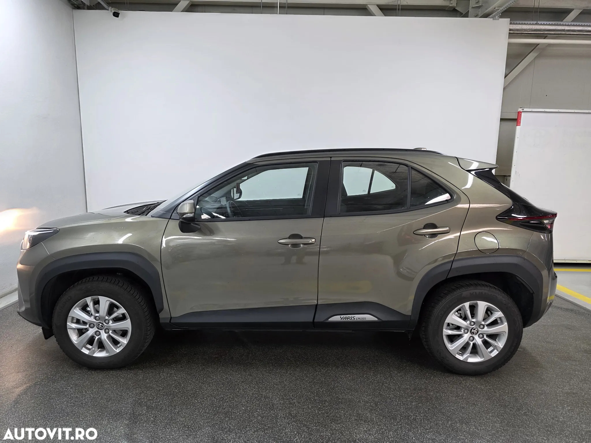 Toyota Yaris Cross 1.5 VVT-i HSD 116 4x2 HEV Business - 4