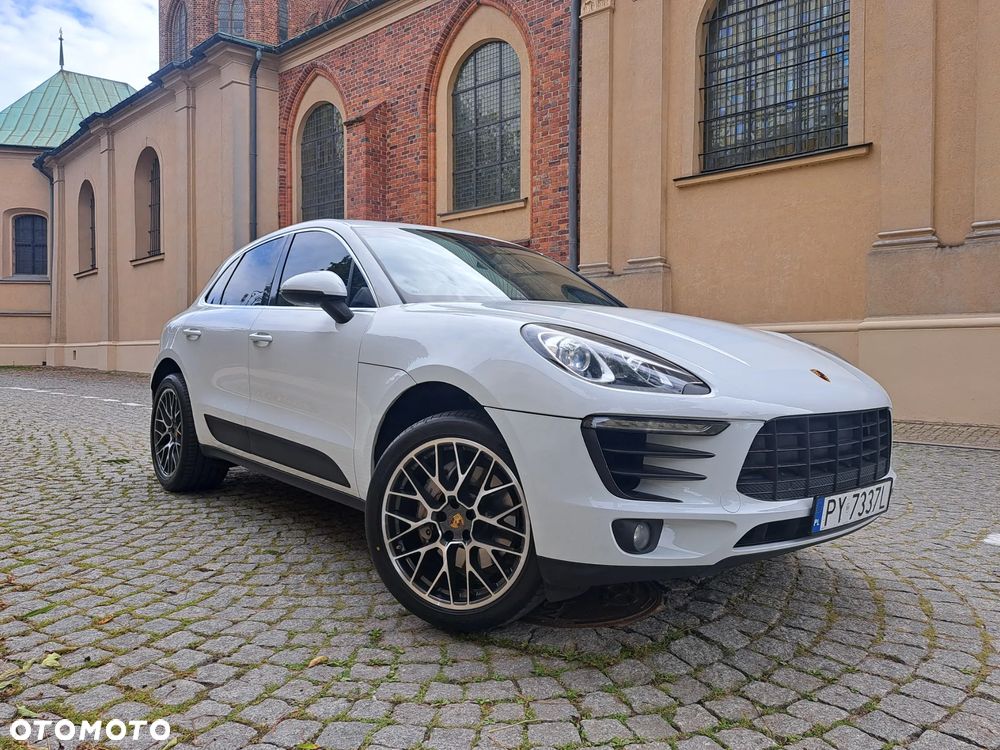 Porsche Macan - 1