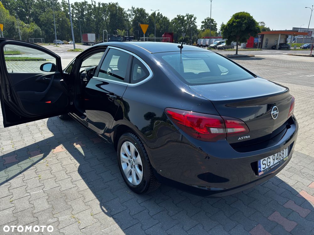Opel Astra 1.6 EU6 - 19