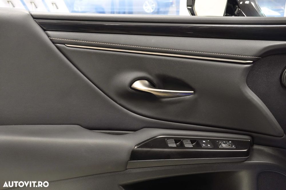 Lexus Seria ES 300h Executive - 9