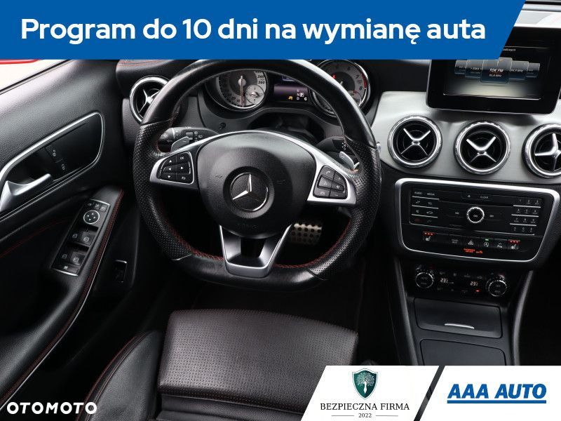 Mercedes-Benz GLA - 8