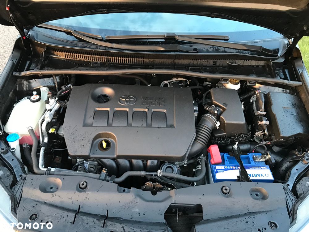 Toyota Avensis - 13