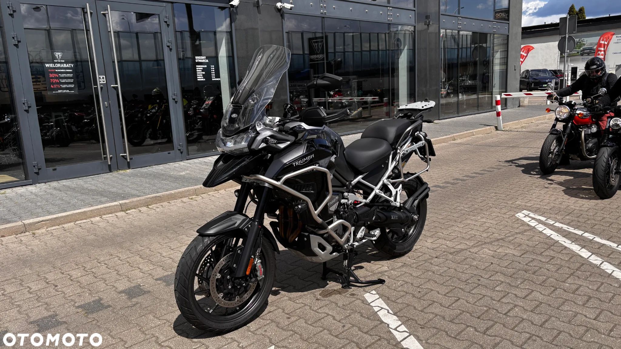 Triumph Tiger - 1