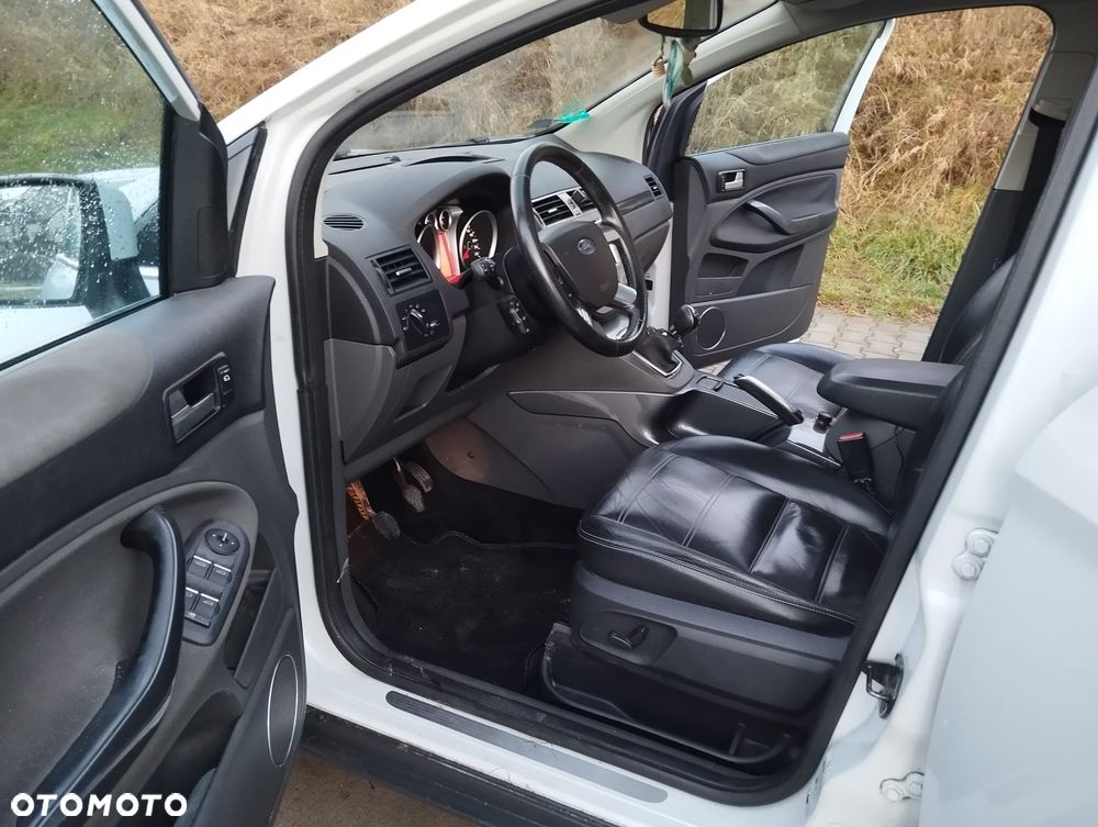 Ford Kuga 2.0 TDCi 2x4 Titanium - 17