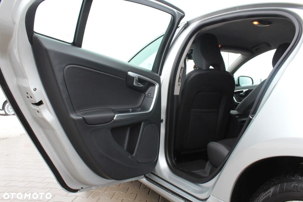 Volvo S60 D3 Summum - 24