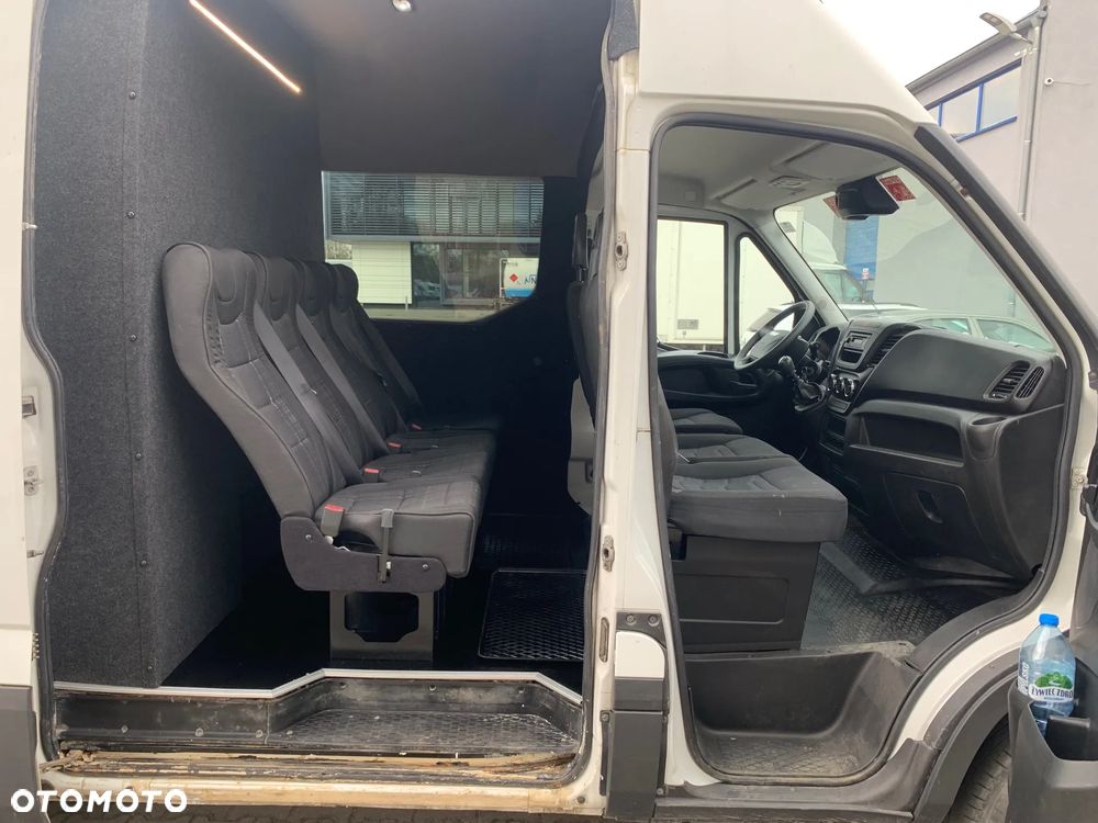 Iveco 35-140 doka, 7 osób, bliźniaki, 2019r. - 3