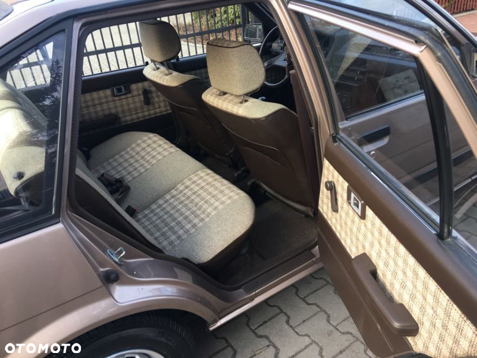 Toyota Corolla - 14