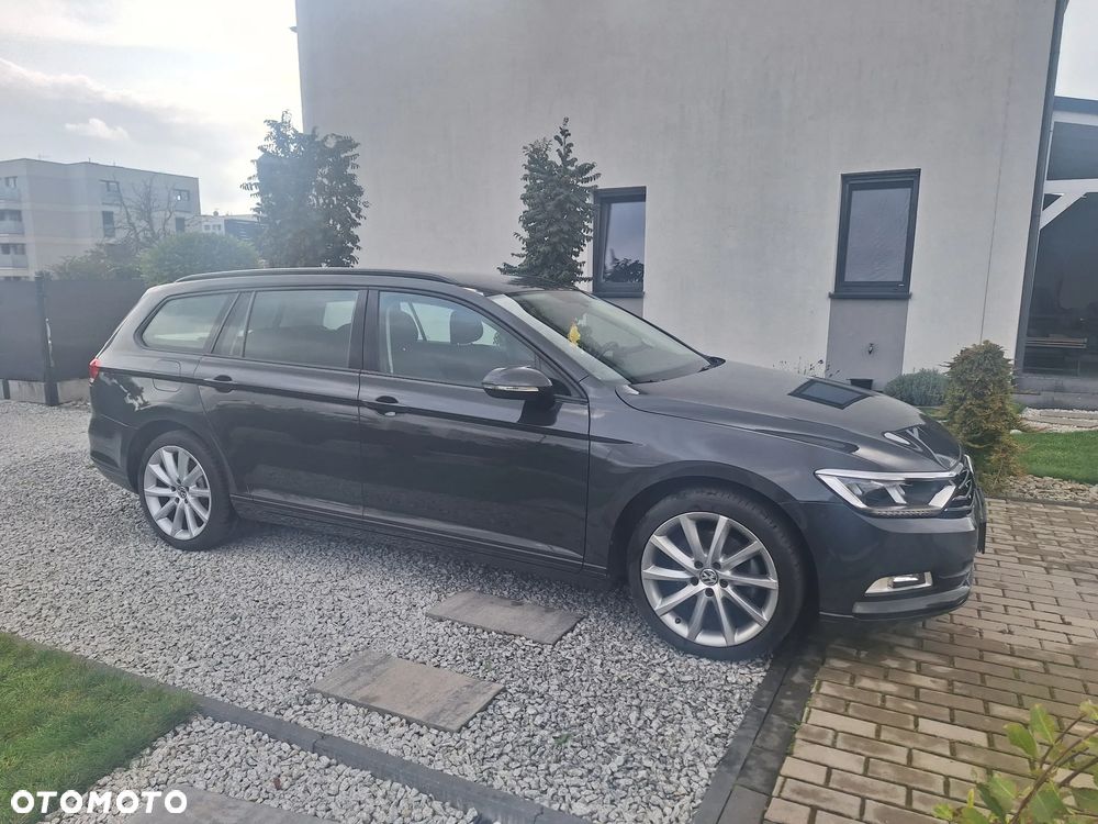 Volkswagen Passat - 11