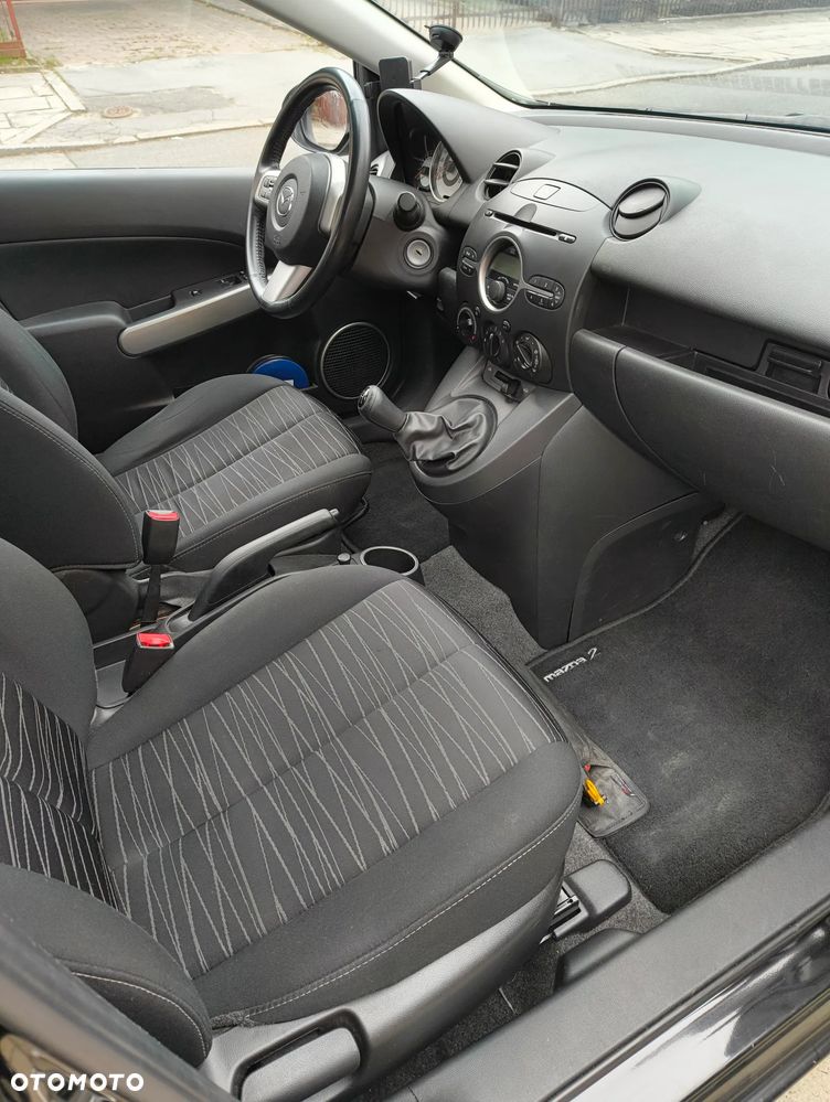 Mazda 2 - 16