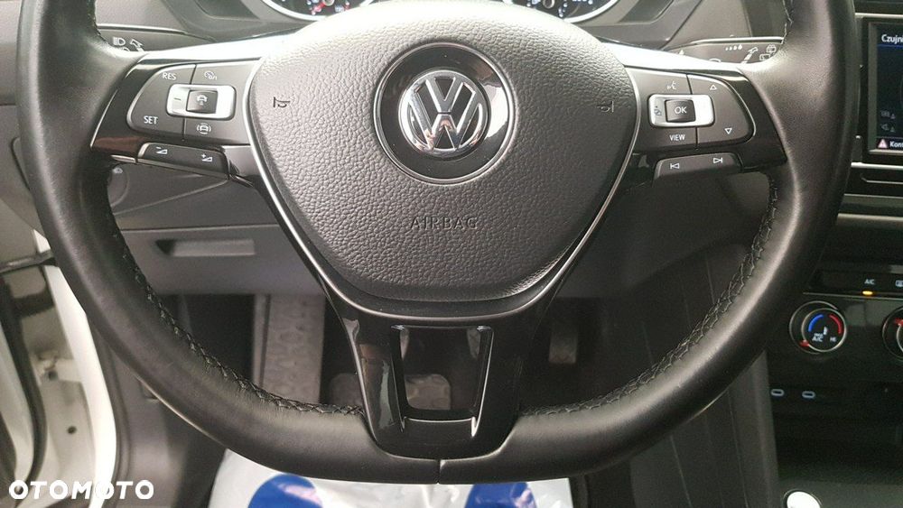 Volkswagen Tiguan - 28