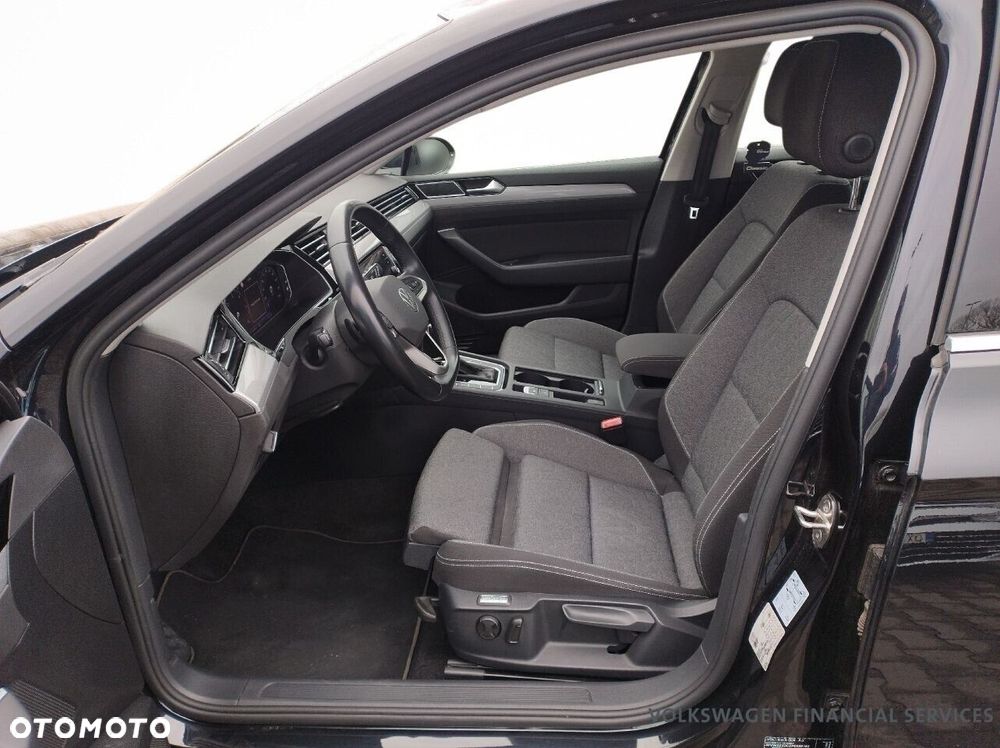 Volkswagen Passat - 12