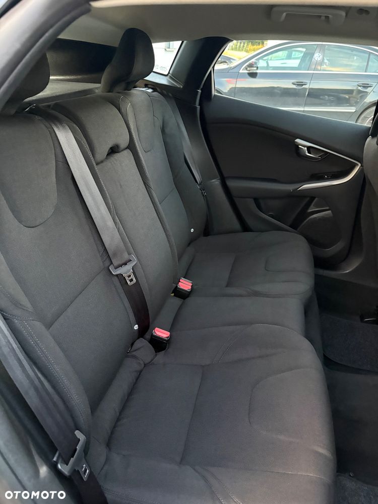Volvo V40 - 23