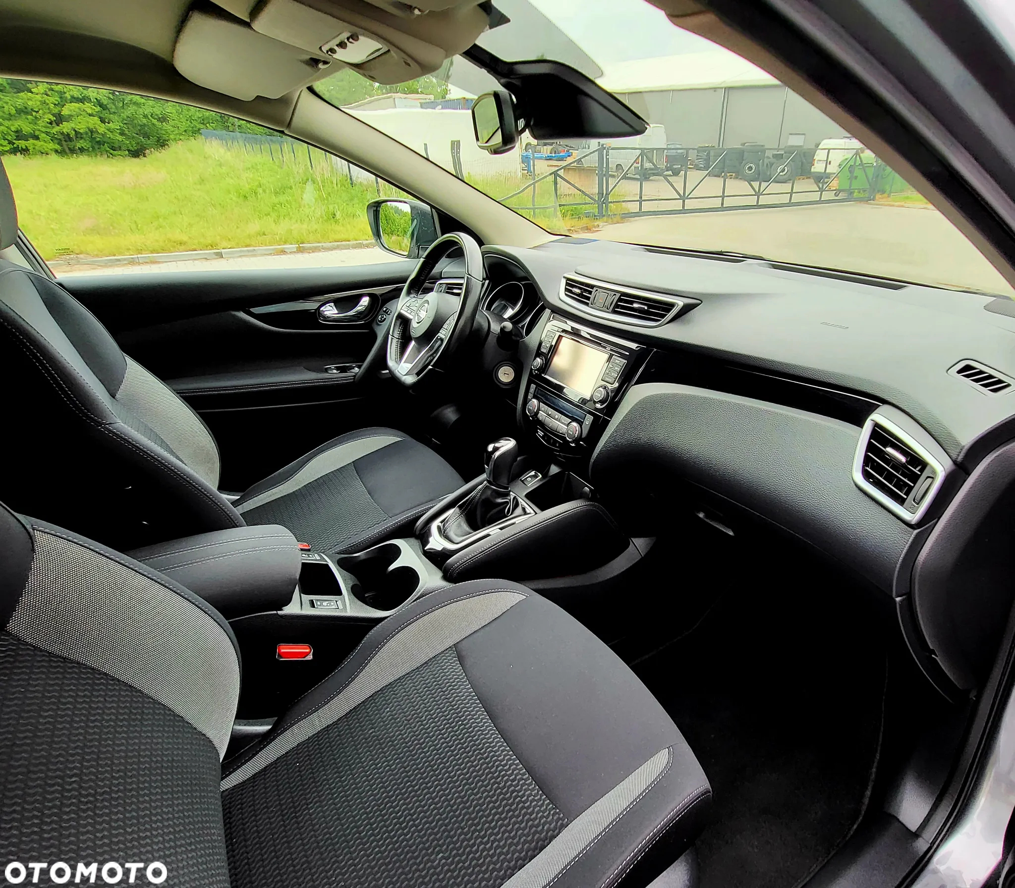 Nissan Qashqai 1.6 DCi N-Connecta Xtronic - 33