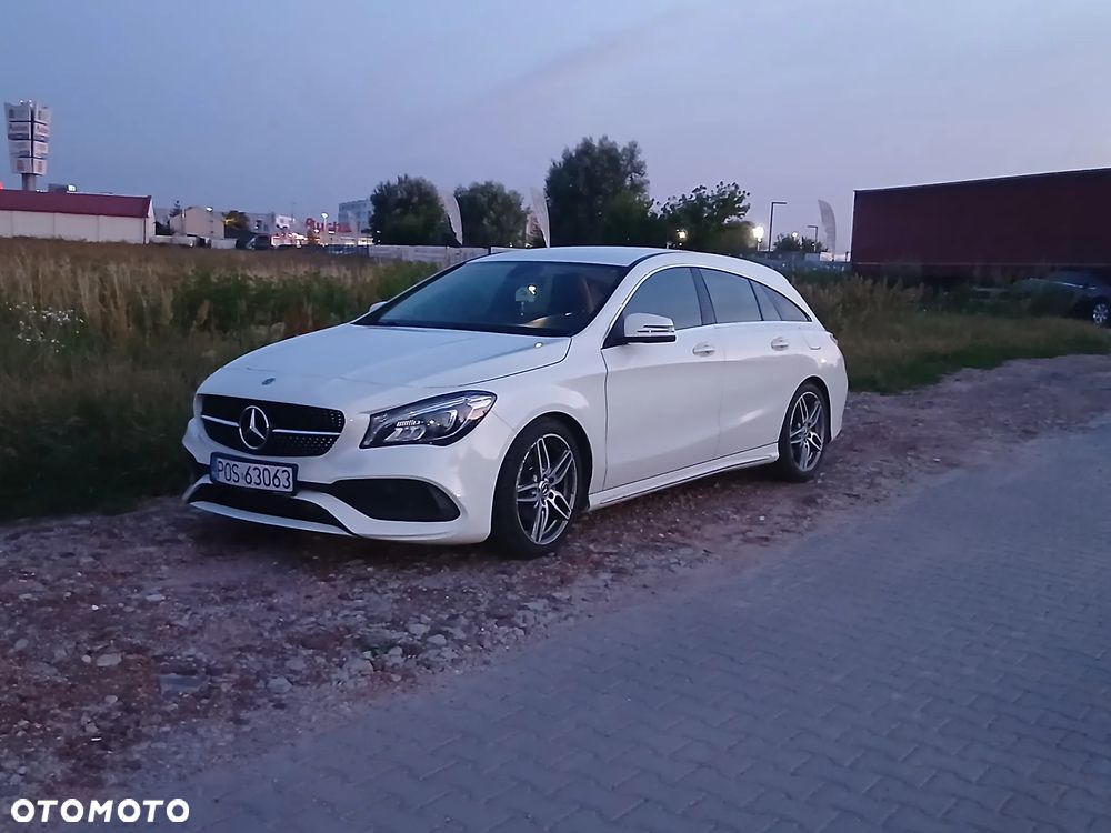 Mercedes-Benz CLA 180 AMG Line - 4