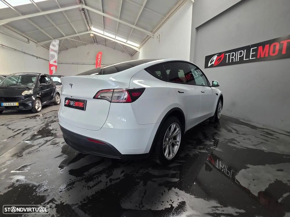 Tesla Model Y Long Range Dual Motor AWD - 3
