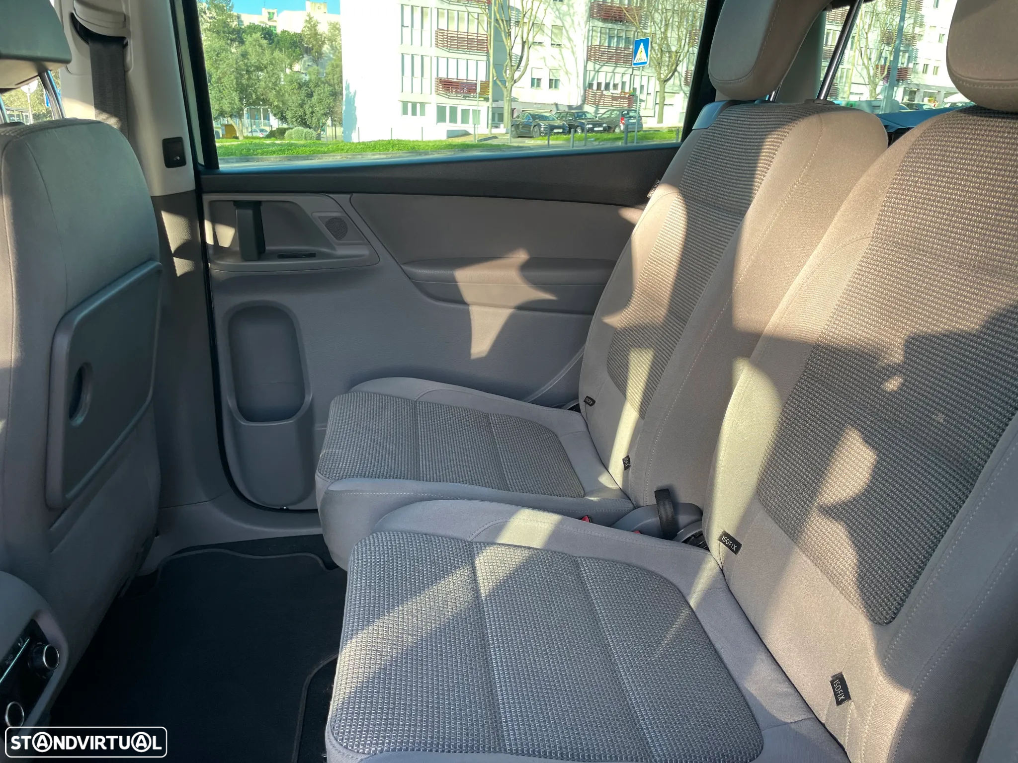 VW Sharan 2.0 TDI Confortline - 11