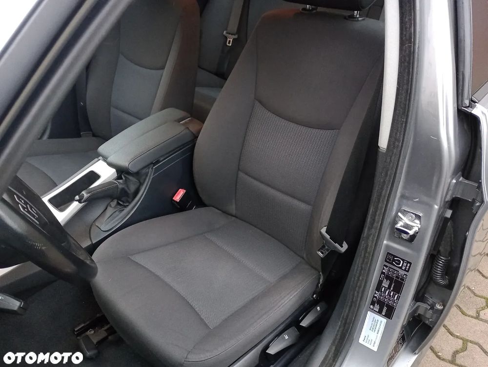 BMW Seria 3 318d DPF - 7