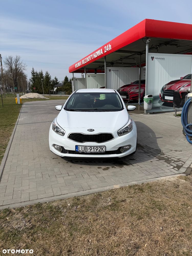 Kia Ceed - 13