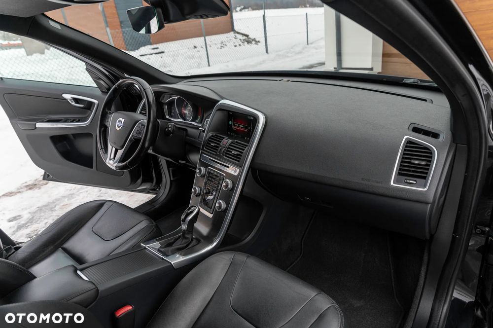 Volvo XC 60 D3 Geartronic Summum - 24