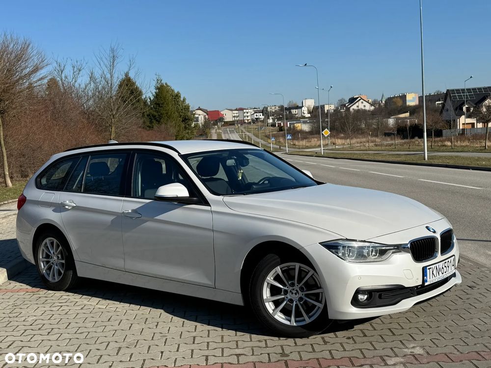 BMW Seria 3 318d M Sport Shadow - 4