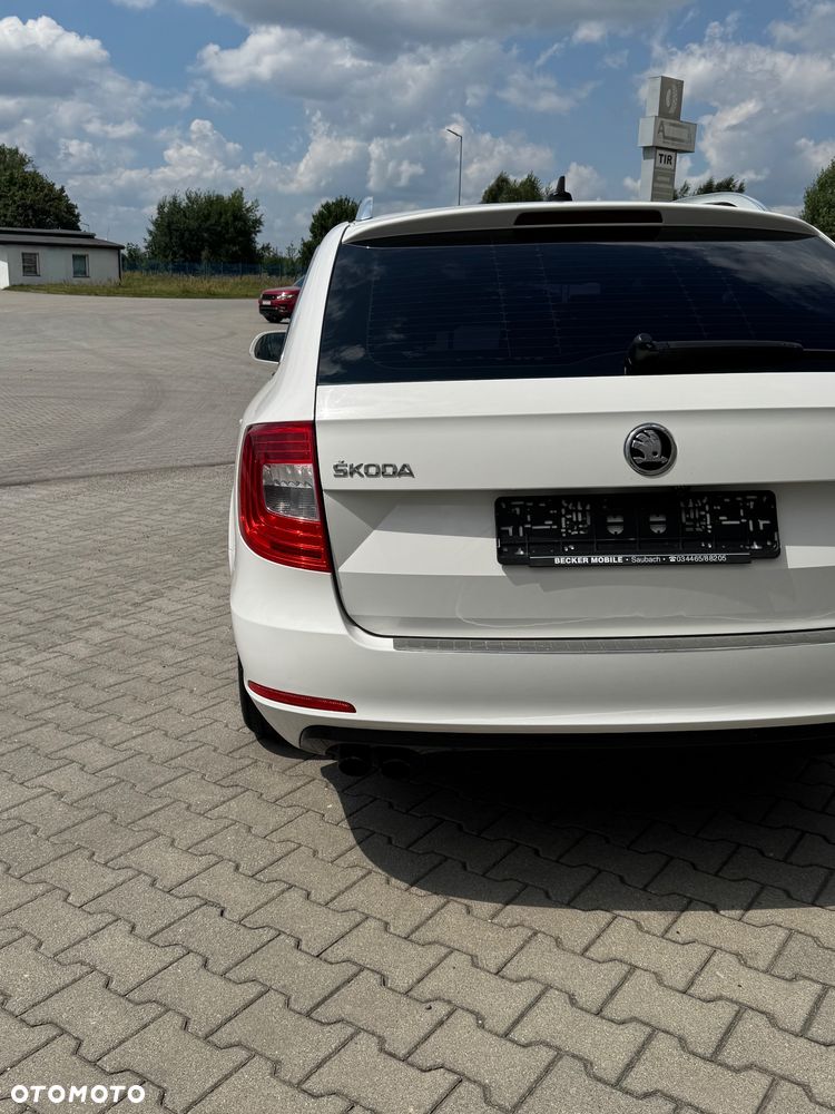 Skoda Superb 2.0 TDI Elegance DSG - 10