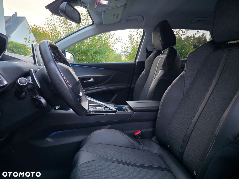 Peugeot 3008 1.6 BlueHDi Allure S&S EAT6 - 7